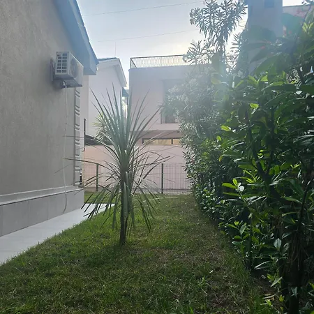 Villa Vacation In A Quiet Near The *